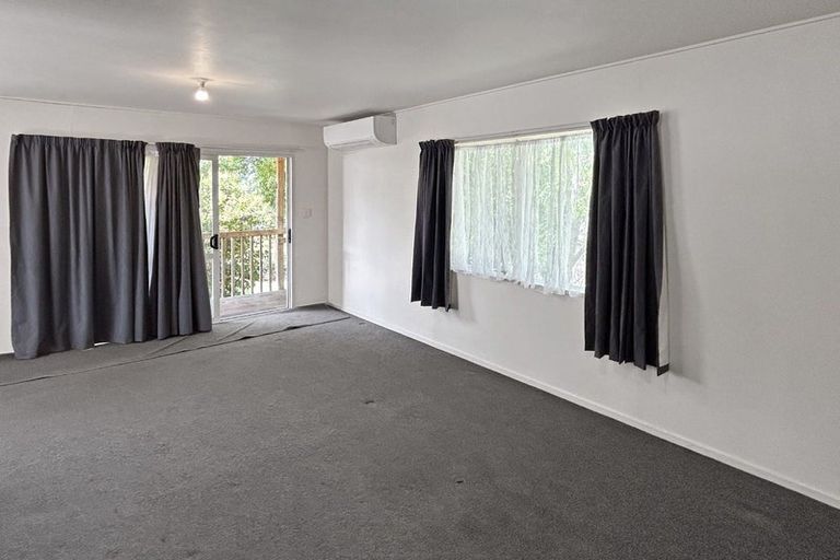 Photo of property in 15 Pisces Road, Glen Eden, Auckland, 0602