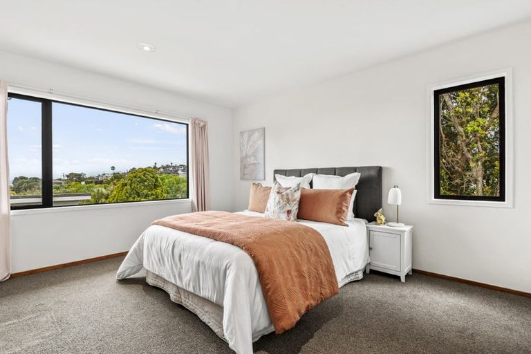 Photo of property in 1/33 Masterton Road, Rothesay Bay, Auckland, 0630