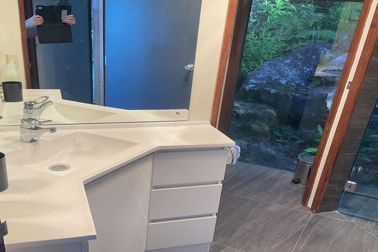 Photo of property in 18 Beach Street, Sandspit, Warkworth, 0982