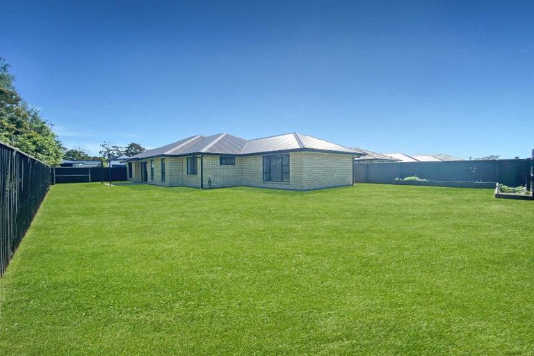 Photo of property in 17 Dynes Road, Rolleston, 7615