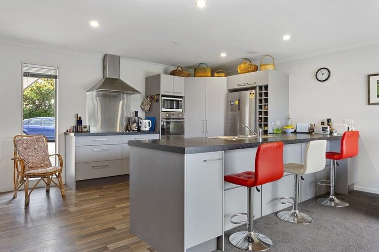 Photo of property in 5 Haydon Place, Amberley, 7410