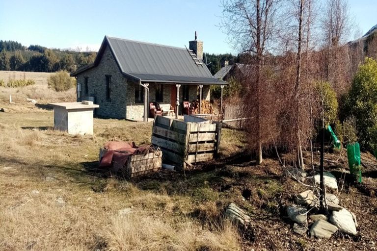 Photo of property in 66 Te Awa Road, Albert Town, Wanaka, 9382