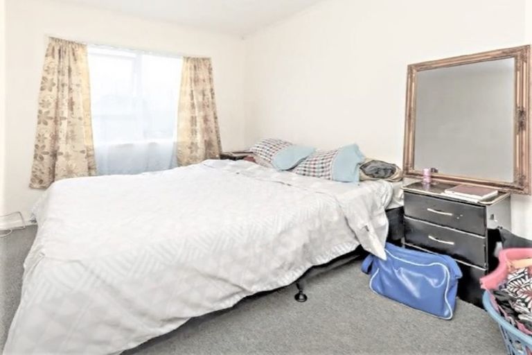 Photo of property in 17 Trounson Avenue, Clendon Park, Auckland, 2103