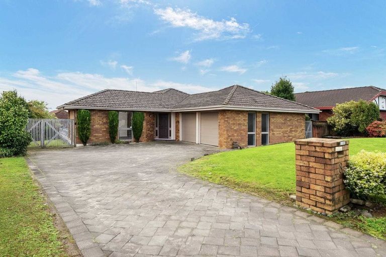 Photo of property in 8 Crescent Hills Court, Northpark, Auckland, 2013