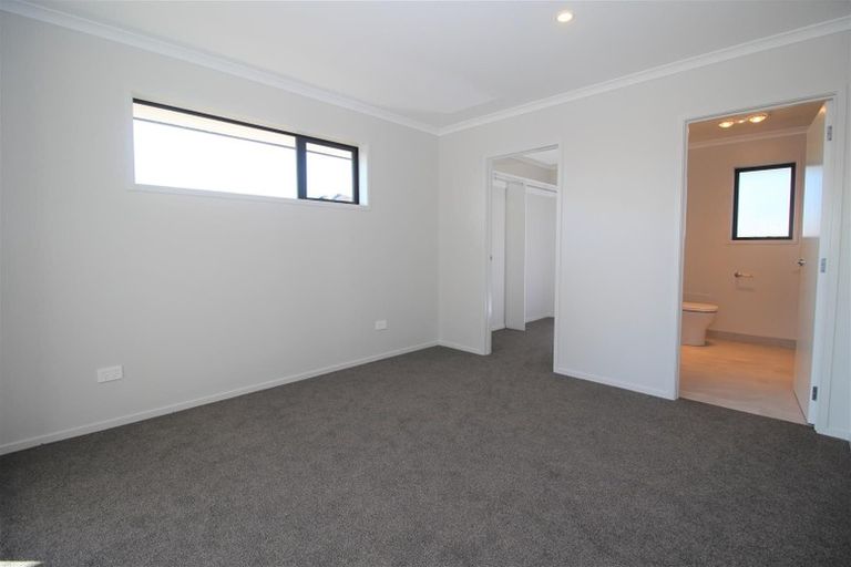 Photo of property in 21 Kaurinui Crescent, One Tree Point, 0118