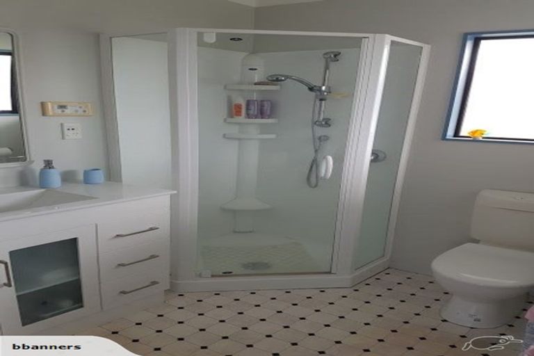 Photo of property in 30a Bowes Crescent, Strathmore Park, Wellington, 6022