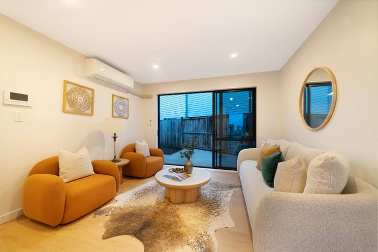 Photo of property in 150 Hobsonville Road, Hobsonville, Auckland, 0618