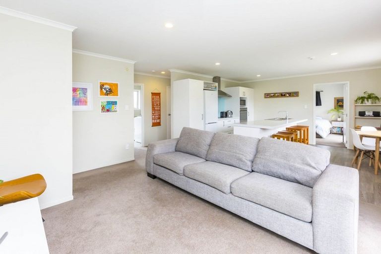 Photo of property in 62 Sunstone Crescent, Brown Owl, Upper Hutt, 5018