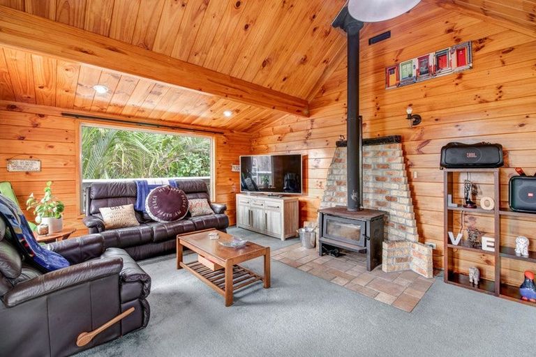 Photo of property in 100 Pemberton Avenue, Bayview, Auckland, 0629