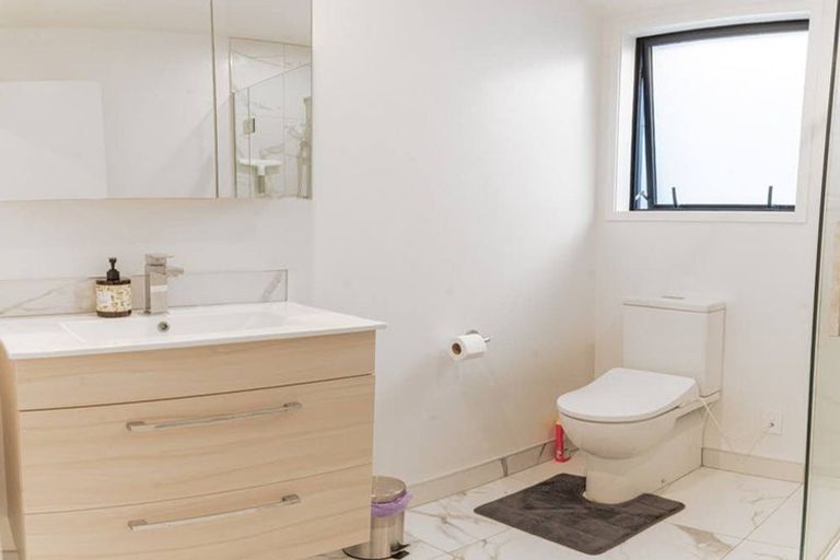 Photo of property in 3/97 Whites Line East, Waiwhetu, Lower Hutt, 5010