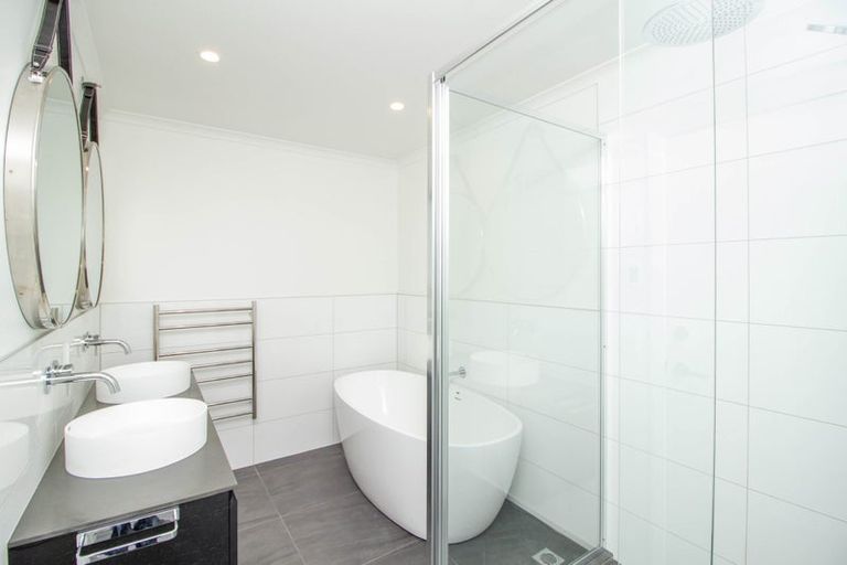 Photo of property in 3 Lucern Lane, Petone, Lower Hutt, 5012