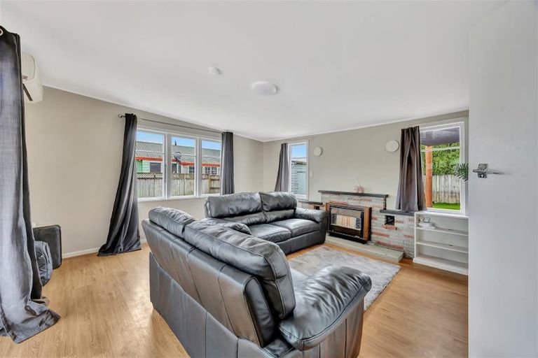 Photo of property in 5 Oak Avenue, Nawton, Hamilton, 3200