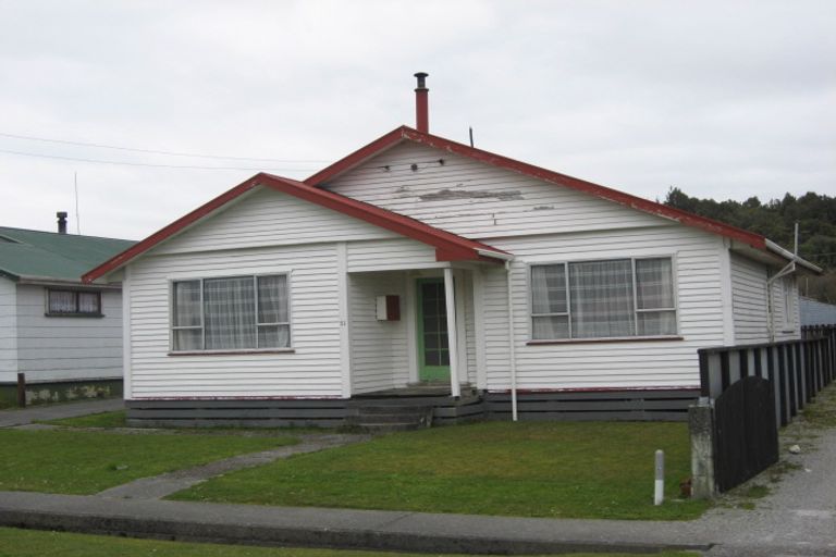Photo of property in 51 Inverness Street, Dunollie, Runanga, 7803