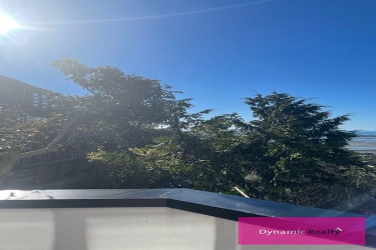 Photo of property in 139 Mount Pleasant Road, Mount Pleasant, Christchurch, 8081