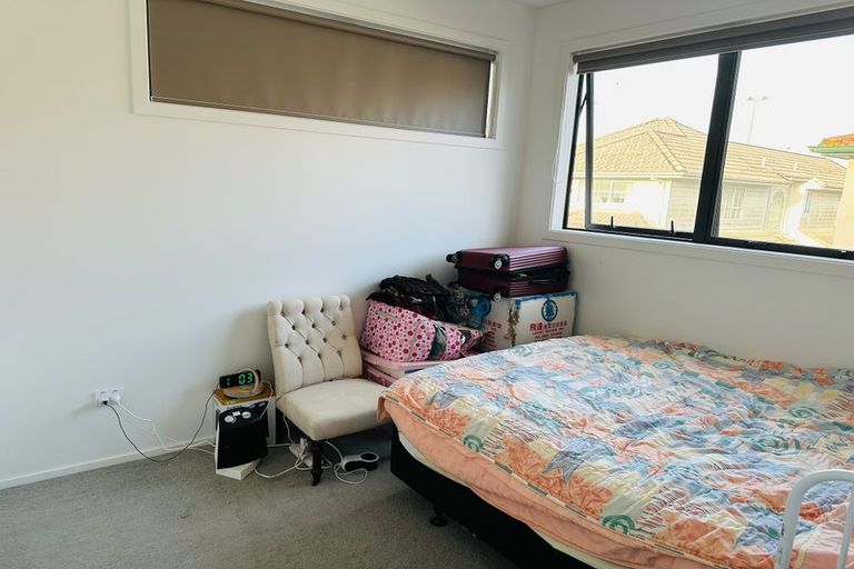 Photo of property in 216a Bucklands Road, Bucklands Beach, Auckland, 2012
