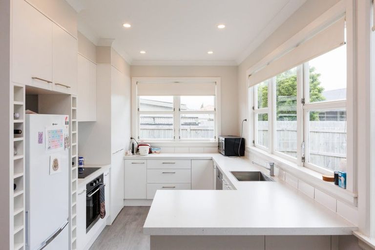 Photo of property in 96 Ferguson Street, West End, Palmerston North, 4412