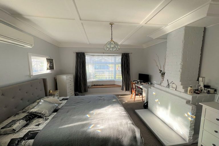 Photo of property in 49 Weraroa Road, Levin, 5510