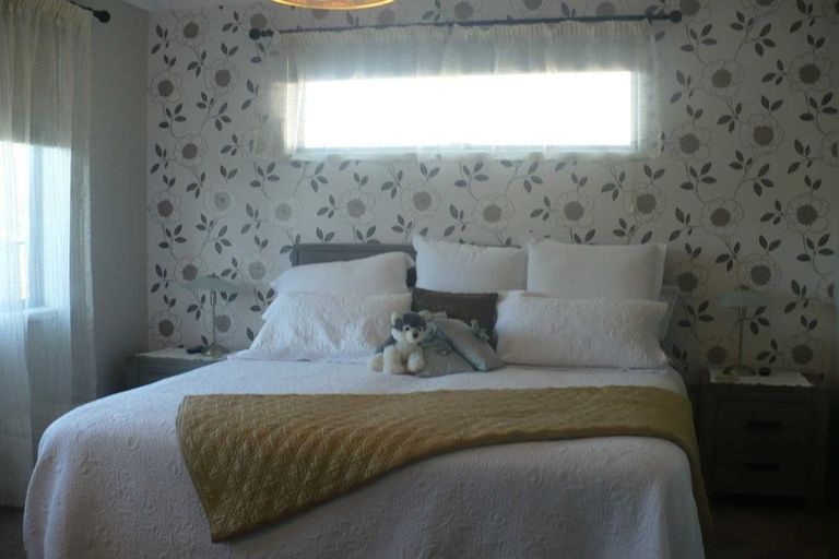 Photo of property in 8 Fendalton Place, Hatfields Beach, Orewa, 0931