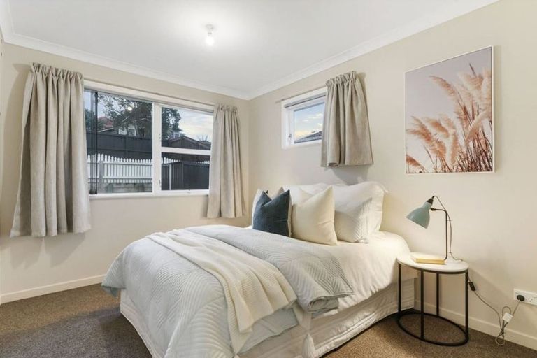 Photo of property in 37 Compton Street, Hillcrest, Auckland, 0627