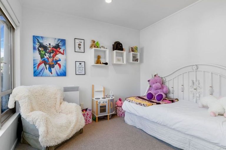 Photo of property in 29 Kate Sheppard Avenue, Torbay, Auckland, 0630