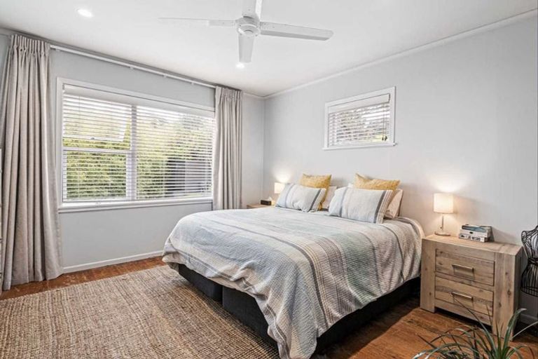 Photo of property in 143 Browns Bay Road, Browns Bay, Auckland, 0630