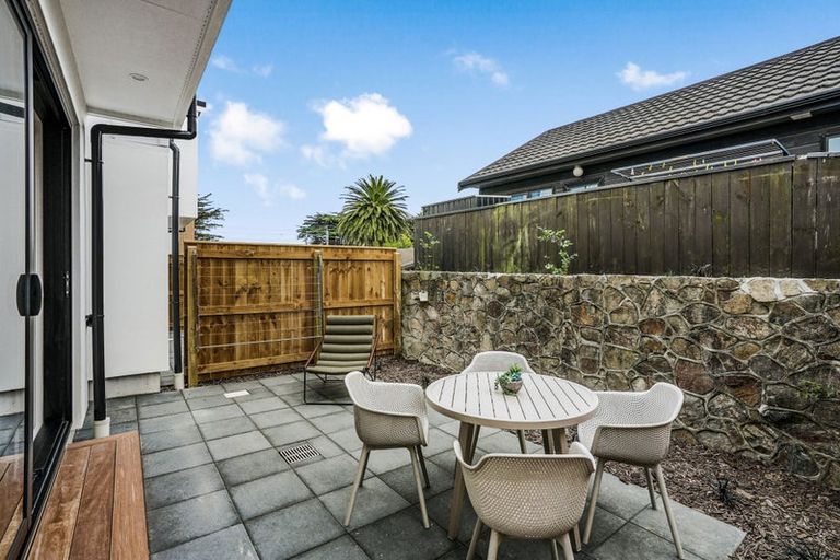 Photo of property in 9/10 Pascoe Avenue, Paremata, Porirua, 5026