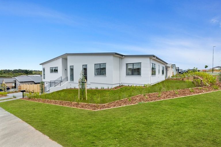 Photo of property in 2 Cadwil Drive, Beachlands, Auckland, 2018