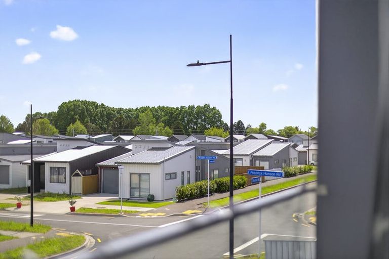 Photo of property in 46 Parahau Road, Papakura, 2110