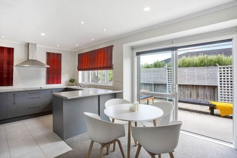 Photo of property in 16 Moira Drive, Tuakau, 2121