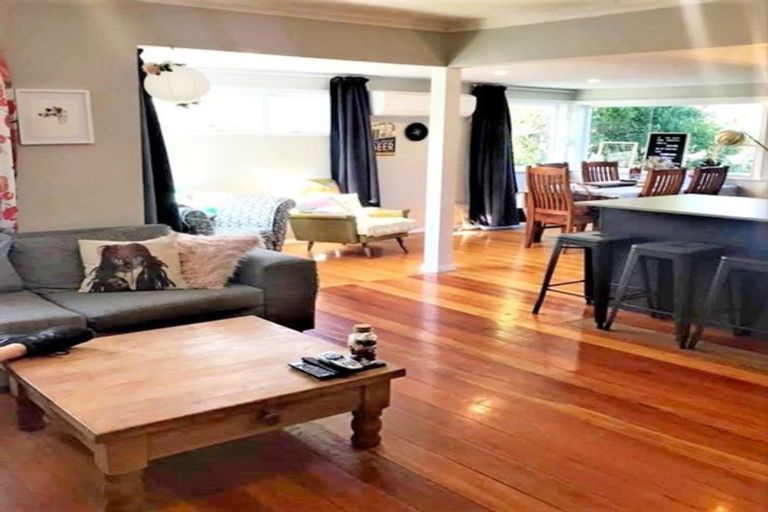 Photo of property in 94 Woodland Road, Johnsonville, Wellington, 6037