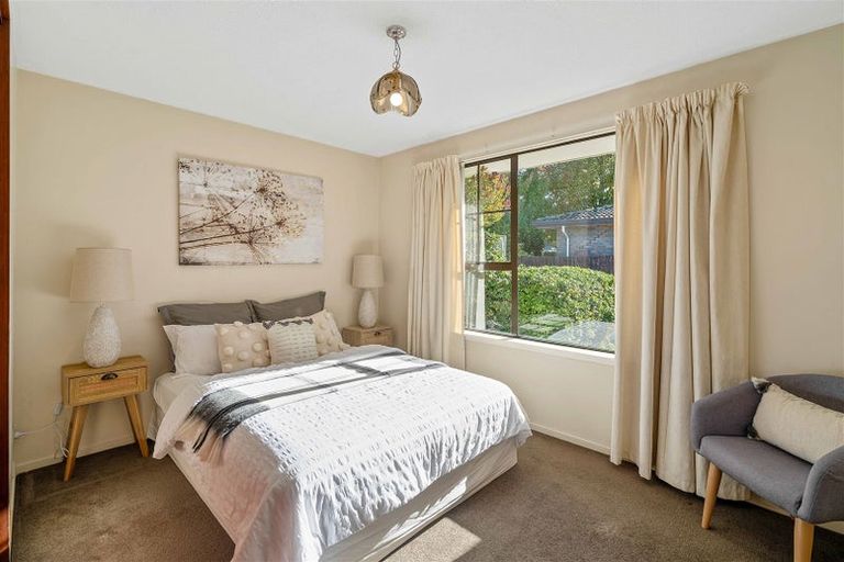 Photo of property in 2/14 Resolution Place, Bryndwr, Christchurch, 8053