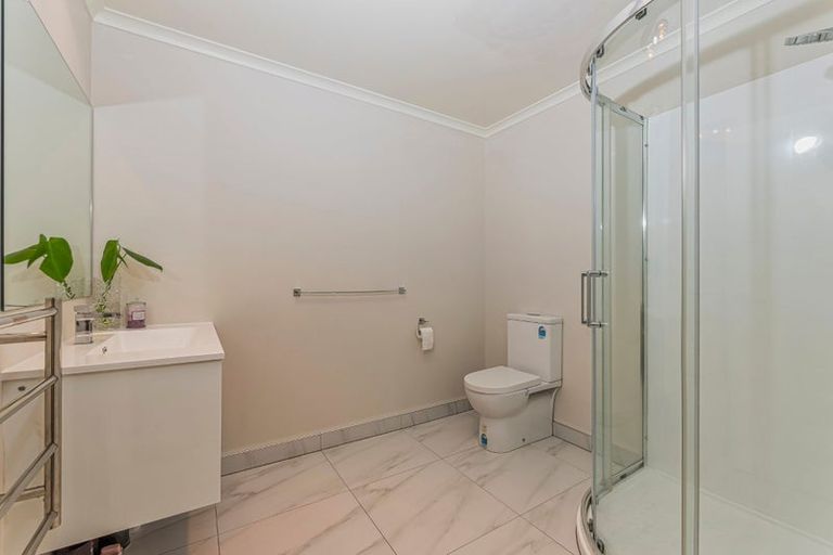 Photo of property in 4 Lumbarda Drive, Kumeu, 0810