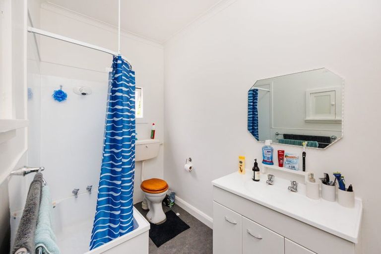 Photo of property in 28-30 Rawhiti Avenue, Palmerston North, 4410