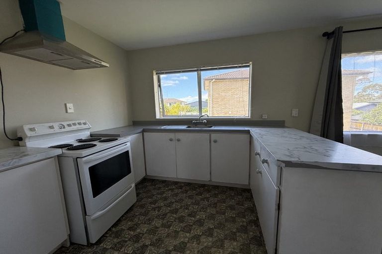 Photo of property in 91 Triangle Road, Massey, Auckland, 0614