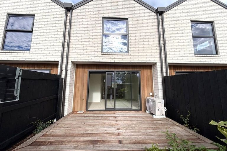 Photo of property in 22b Lancaster Road, Beach Haven, Auckland, 0626