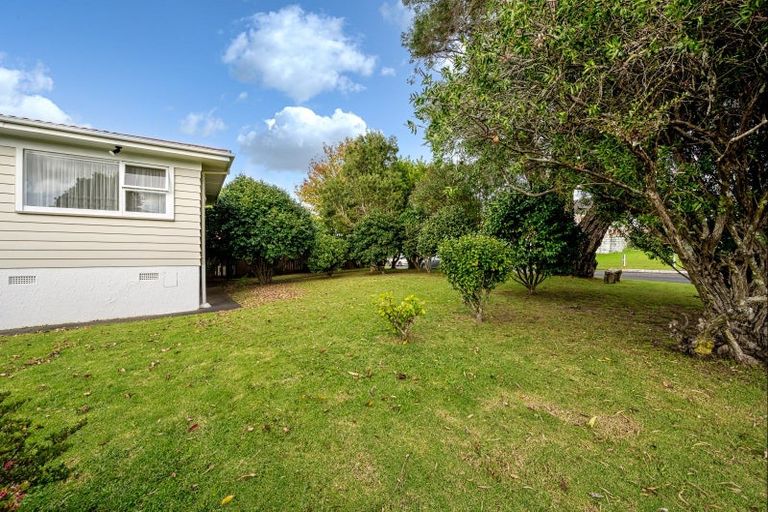 Photo of property in 125 Reeves Road, Pakuranga Heights, Auckland, 2010