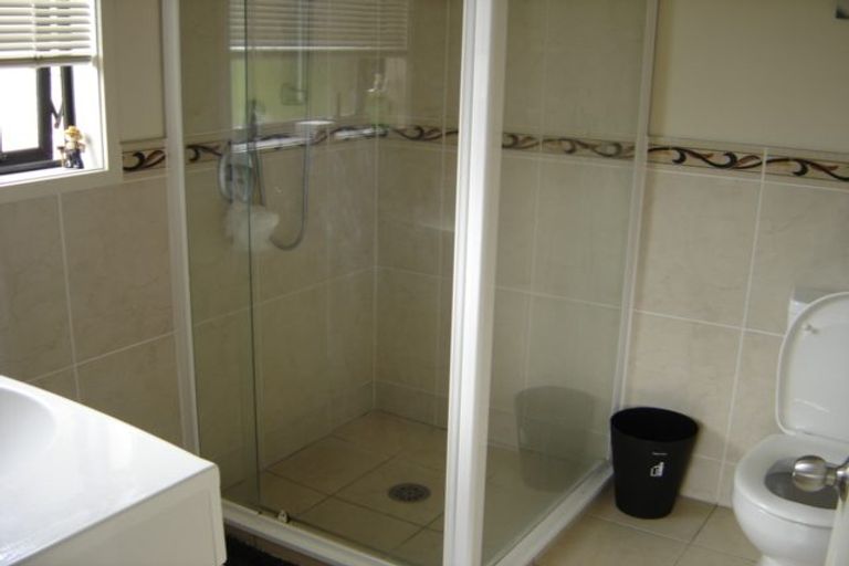 Photo of property in 104 George Deane Place, Greenhithe, Auckland, 0632