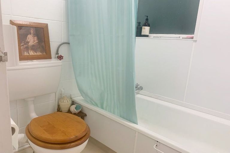 Photo of property in 3/10 Whaui Street, Vogeltown, Wellington, 6021