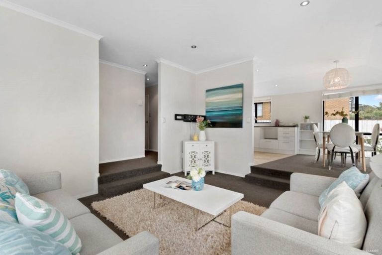 Photo of property in 1 Clarion Place, Glendene, Auckland, 0602