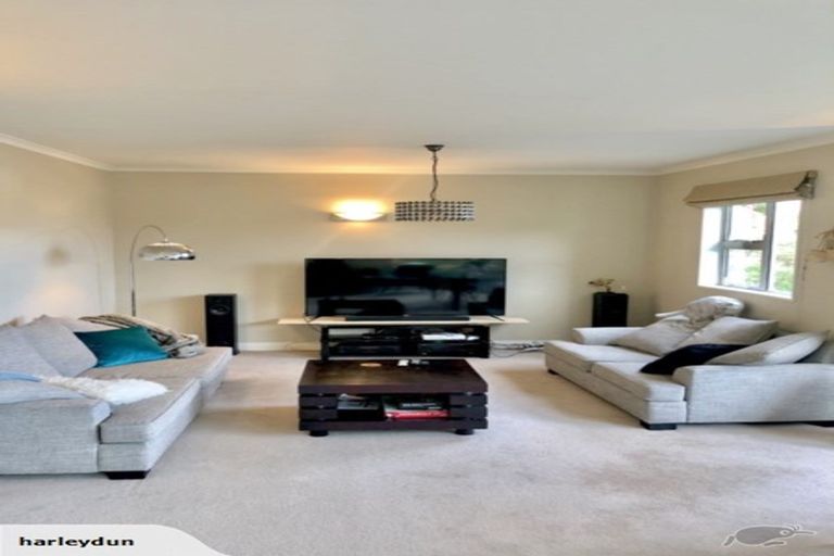 Photo of property in 16 Curnow Way, Kaiwharawhara, Wellington, 6035