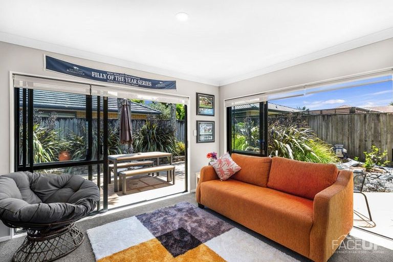 Photo of property in 57 Wiseley Road, West Harbour, Auckland, 0618