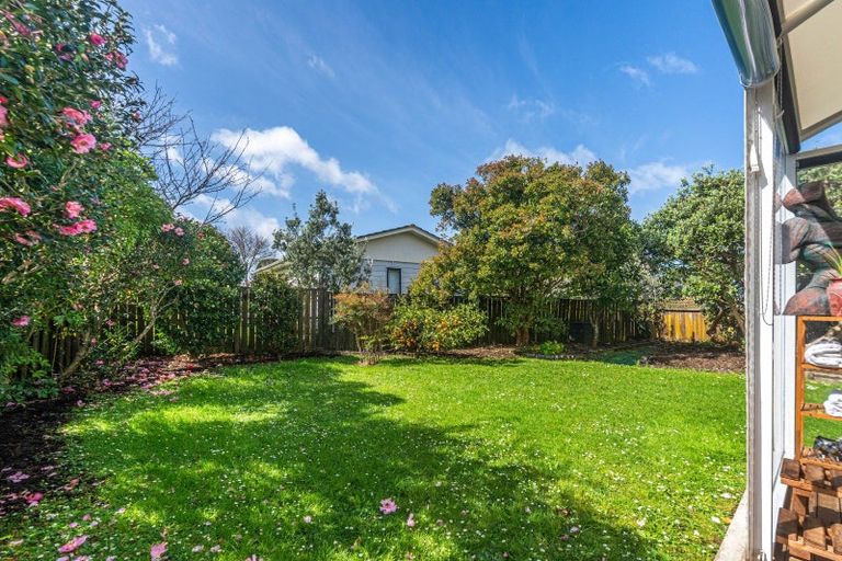 Photo of property in 15 Seaforth Avenue, Mangere Bridge, Auckland, 2022