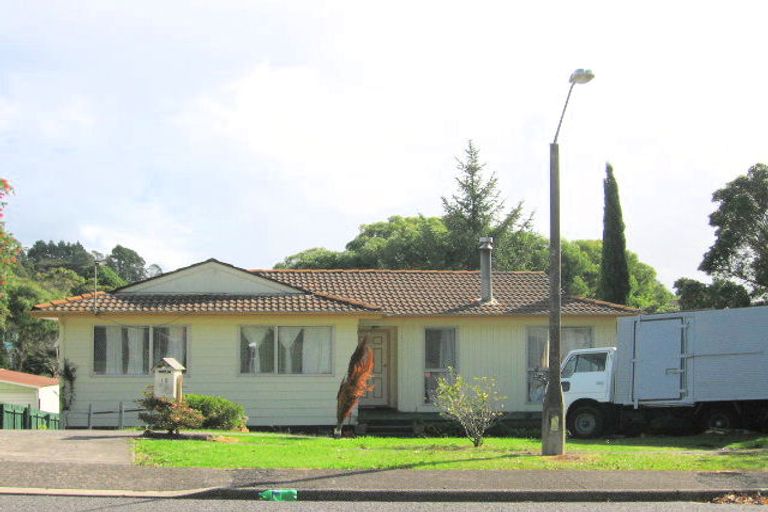 Photo of property in 15 Leo Street, Glen Eden, Auckland, 0602