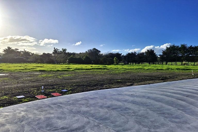 Photo of property in 15 Sands Road, Glenbervie, 0173