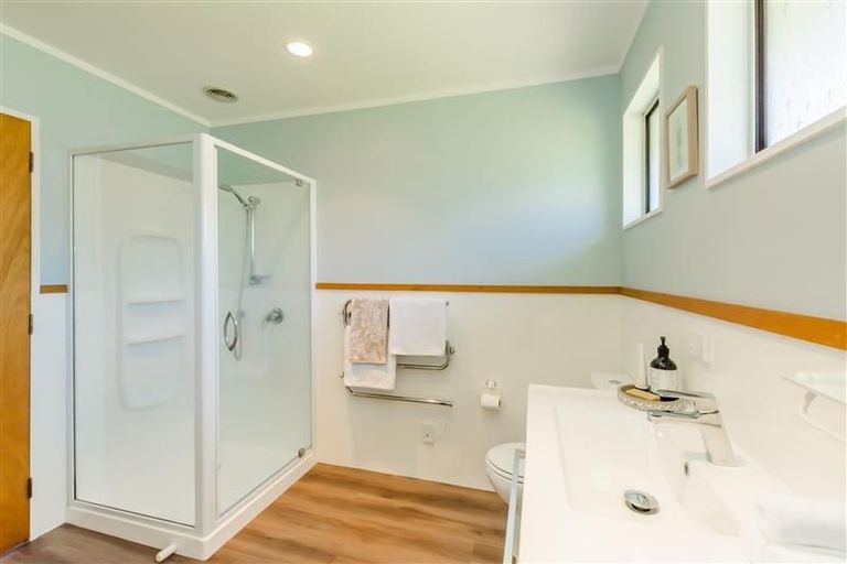 Photo of property in 2a Stuart Street, Waikanae, 5036