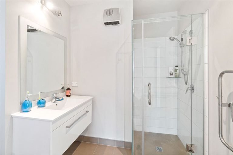 Photo of property in 68b Withells Road, Avonhead, Christchurch, 8042