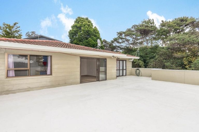 Photo of property in 11 Wirihana Road, Titirangi, Auckland, 0604