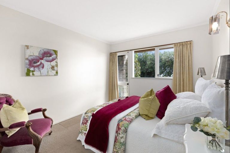 Photo of property in 30 Sanctuary Point, Sunnyhills, Auckland, 2010