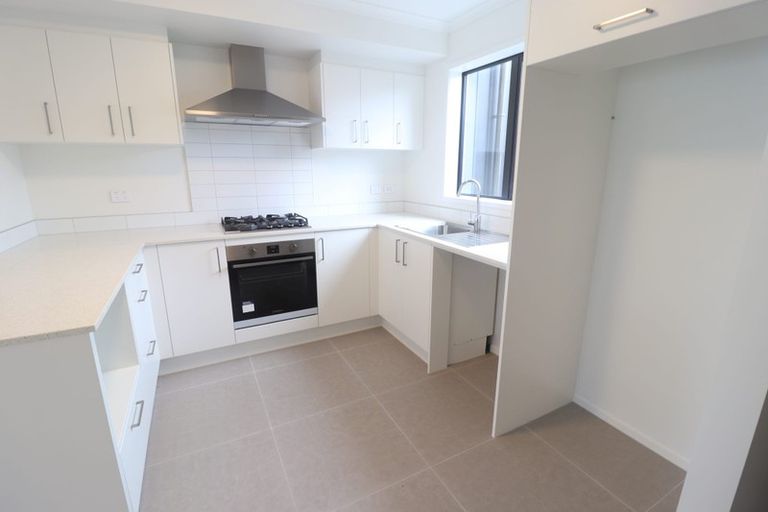 Photo of property in 20 Wai Place, Westgate, Auckland, 0614