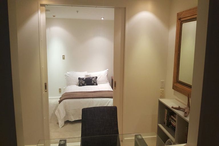 Photo of property in 4/318 Oriental Parade, Oriental Bay, Wellington, 6011